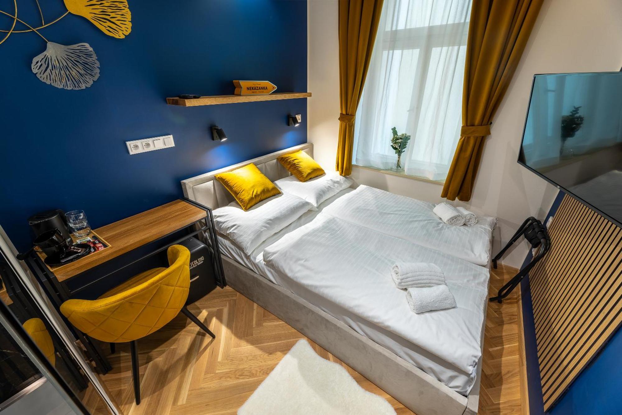 Modern Urban Room In The City Center Of Prag Exterior foto